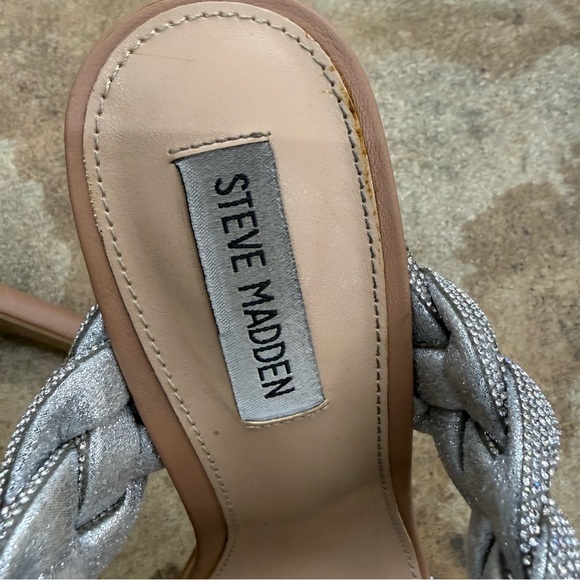 Steve Madden Size 9 Silver Braided Heels - Picture 2 of 11